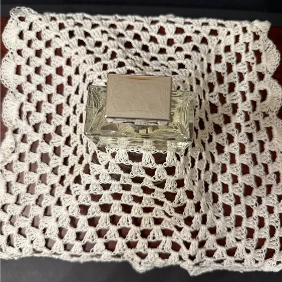 Ralph Lauren Romance
PRICE DROP to $37. WAS $50. - Picture 3 of 5